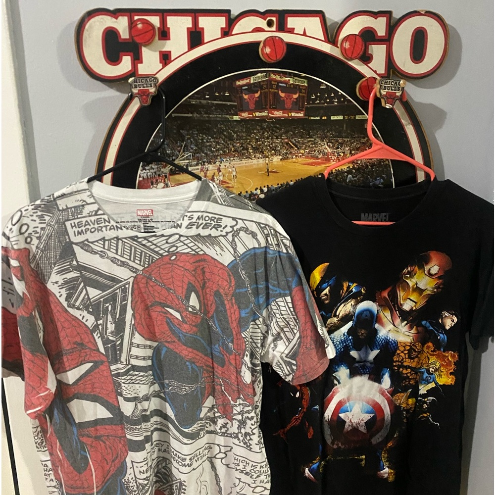 Marvel t shirt bundle Spider-Man and avengers size large